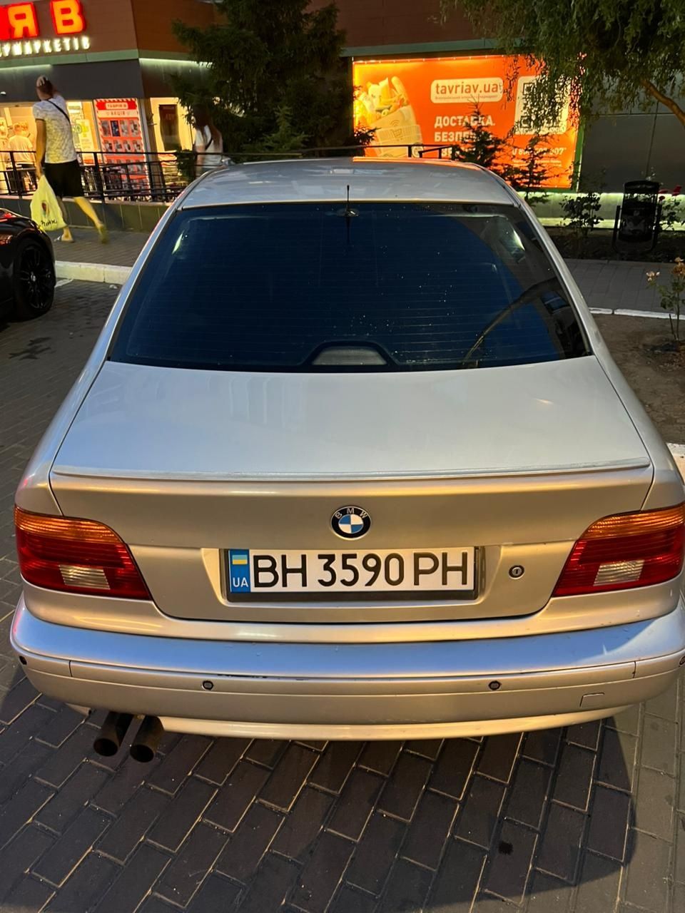 Продам BMW е 39 в шикарном состоянии вложение не требуется сел поехал
