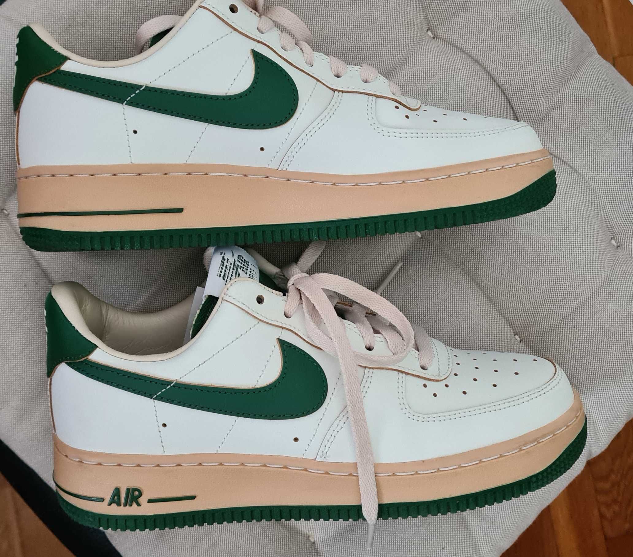 Sapatilhas Nike Air Force 1 '07 LV8 como novas