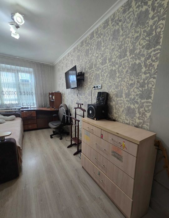 Продаж 4-х кімнат в комунальній квартирі на Вокзальній