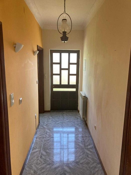 Aluga-se t3 moradia 1° andar