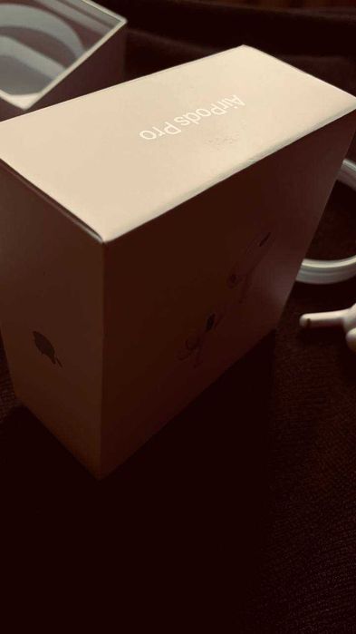 Продам оригінальні. airpods pro 2 як нові