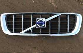 Вольво Решітка радіатора є на моделі, які вказані в описі