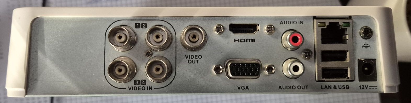 Rejestrator cyfrowy DVR do kamer analog. DS-7104HWI-SH HIKVISION