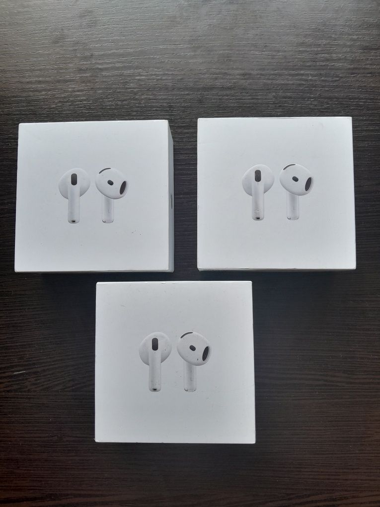 Навушники TWS Apple AirPods 4