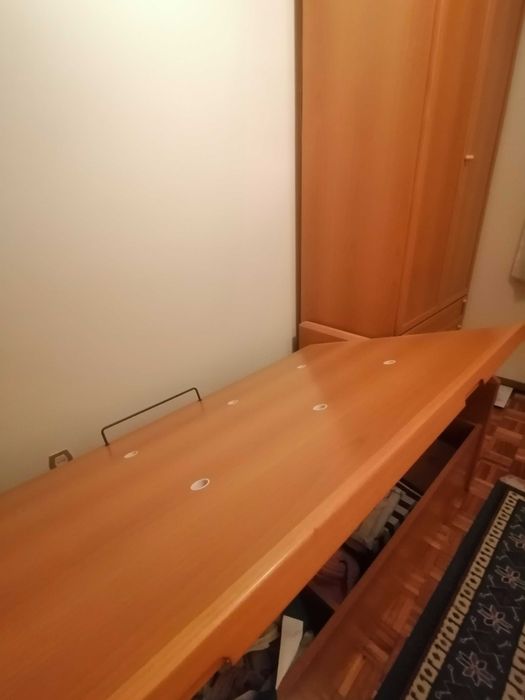 Mobília de quarto de solteiro, com sommier