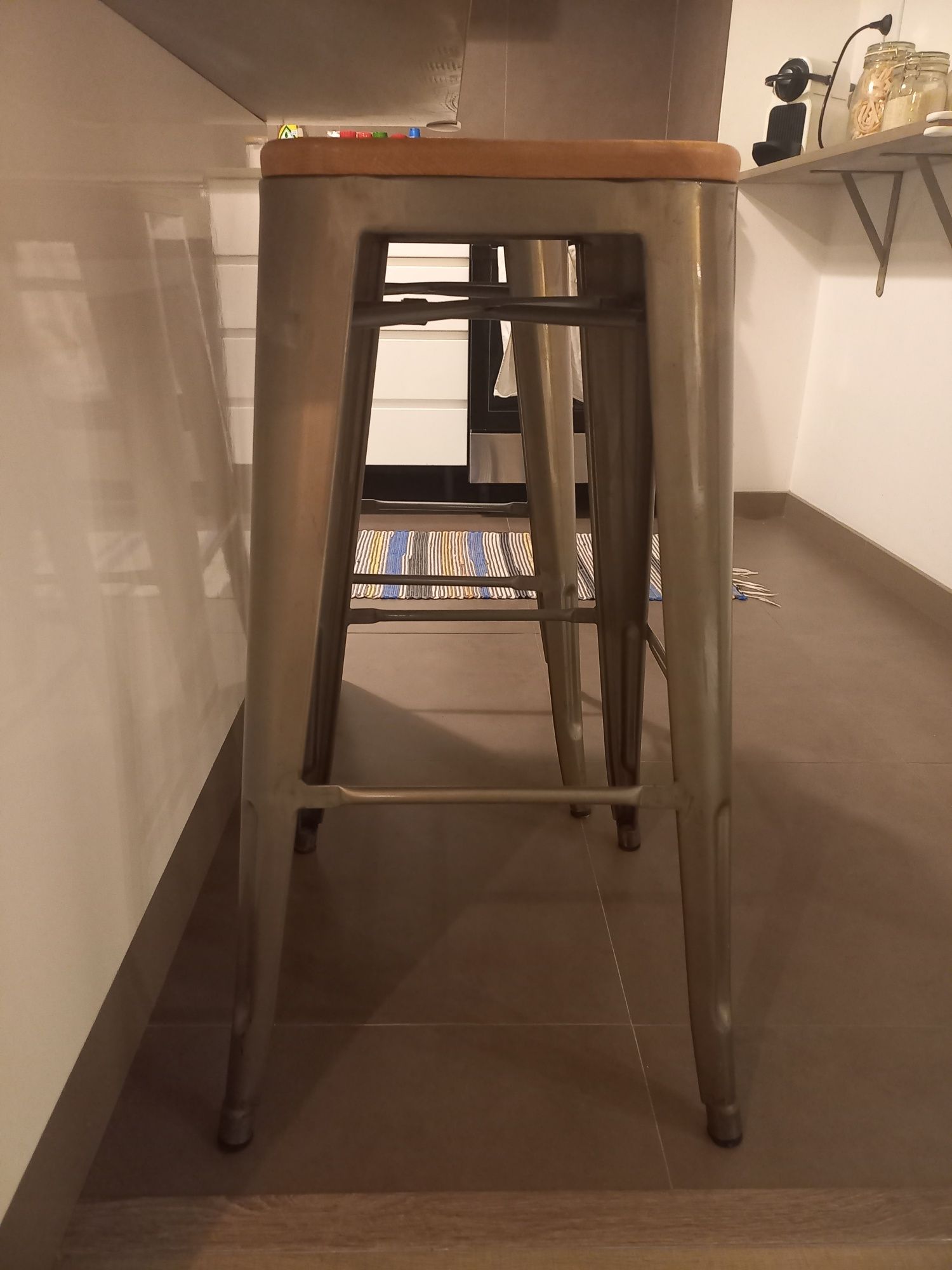 Bancos altos ilha cozinha