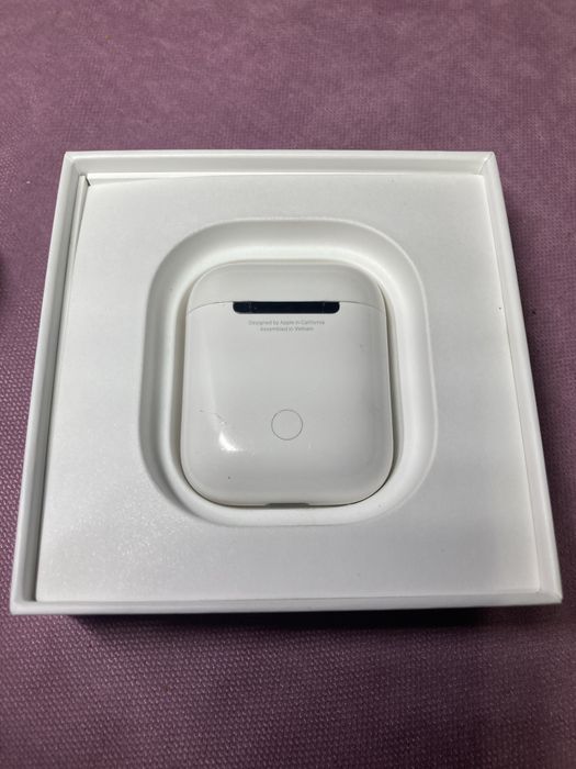 Продам кейс для наушников оригинал