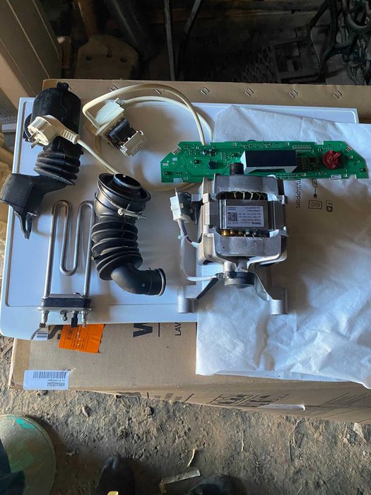 Запчасти к стиральной машины Ariston AQUALTIS AQS73F 09