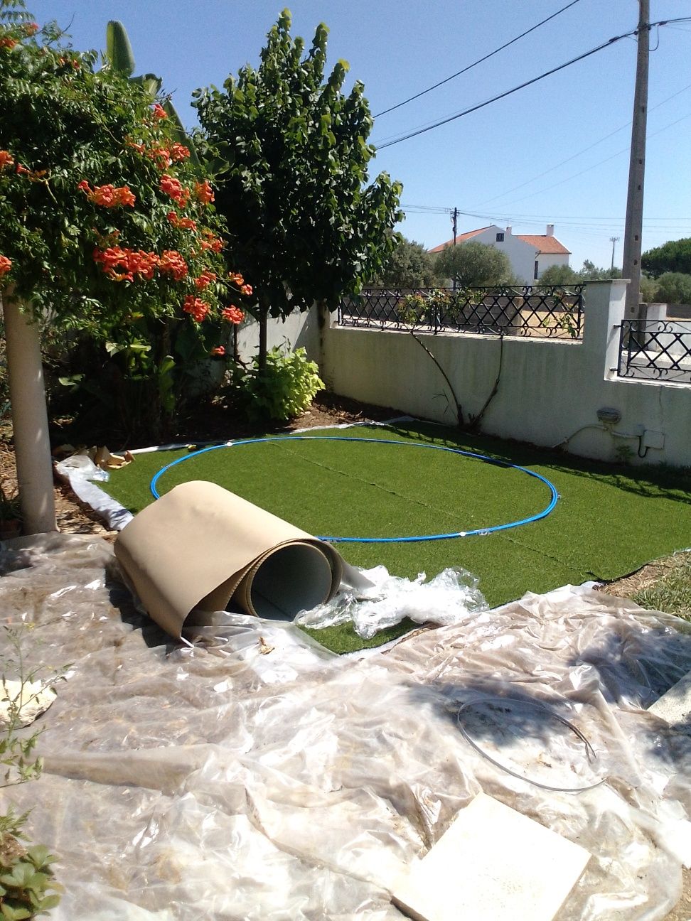 Limpeza terrenos, relva natural e sintética,montagem piscinas, liners