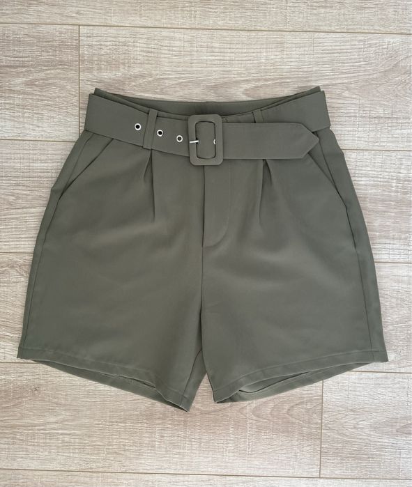 Шорти бермуди в кольорі Хакі