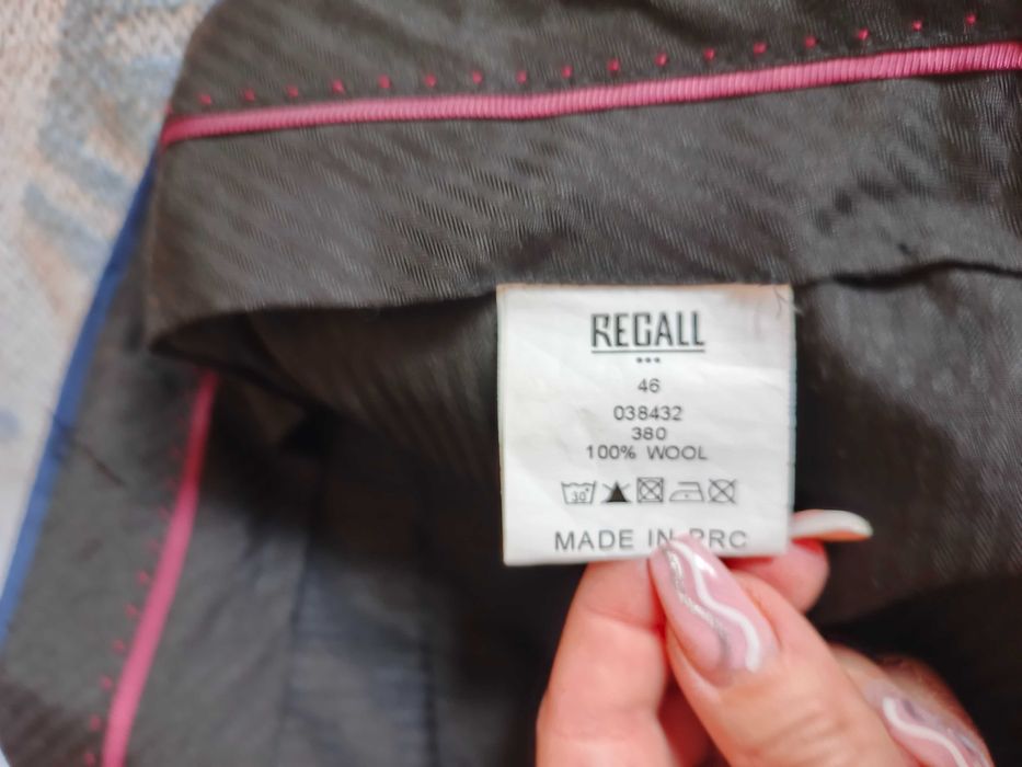 Чоловічий костюм синього кольору новий М -L