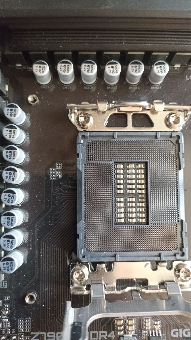 Комплект материнська плата gigabyte Z790 d ddr4 + оперативка DDR4 48gb