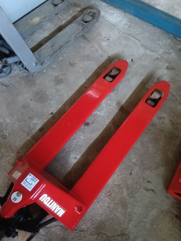 Porta paletes Manitou 2500 kg roda dupla