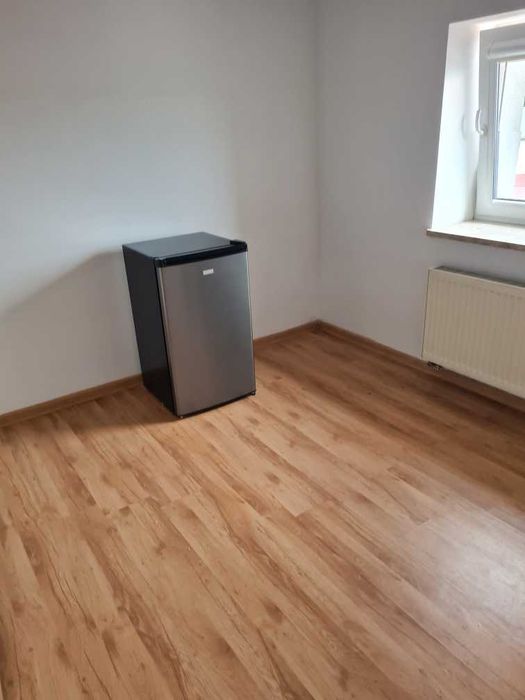 Wynajmę mieszkanie  kawalerka przestronny pokój podana cena z opłatami