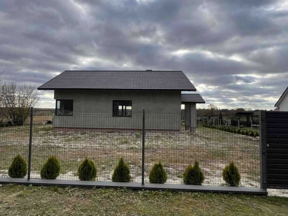 Будинок новобудова (коробка під чистову обробку)