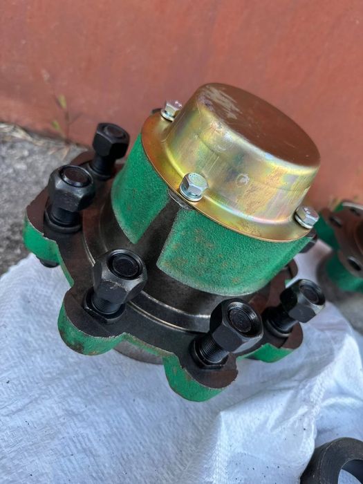 Ступица новая 2ПТС-4,КТУ тракторного прицепа