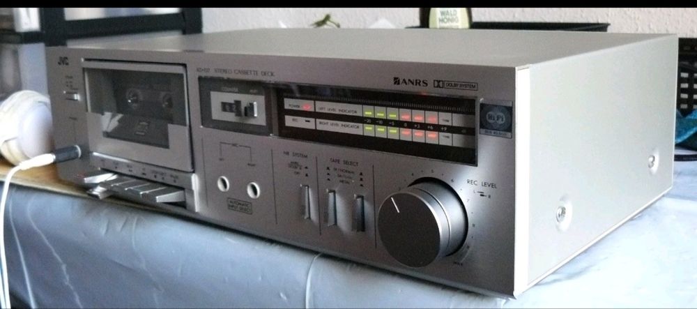 Продам касетну деку JVC KD-D2, made іn Japan