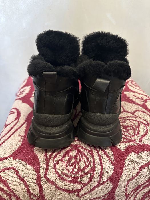 Кросівки estro,цигейка повністю