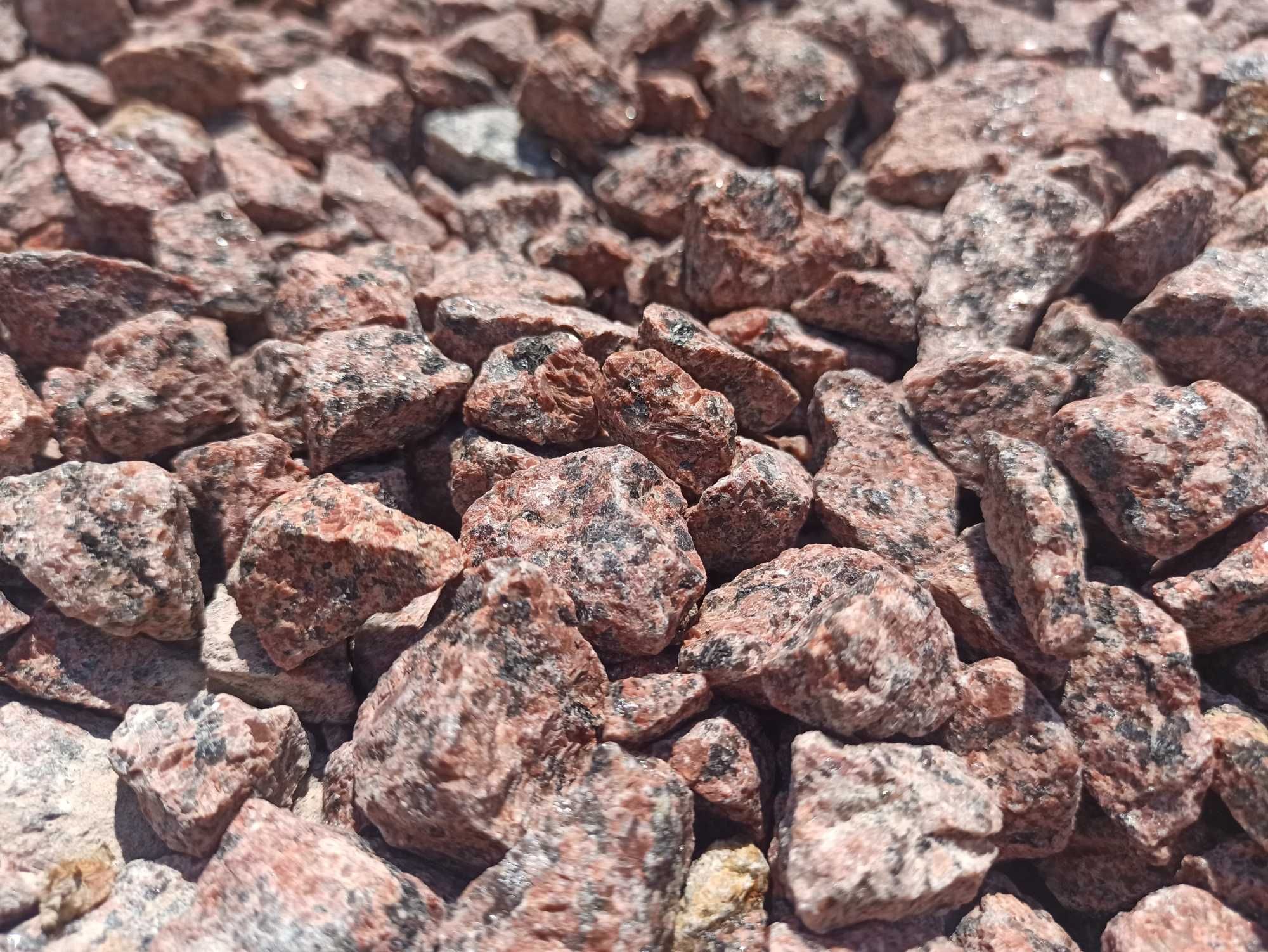 Grys Czerwony Vanga 16-22 mm Kwarcowy Marianna Kora Bazaltowy Granit