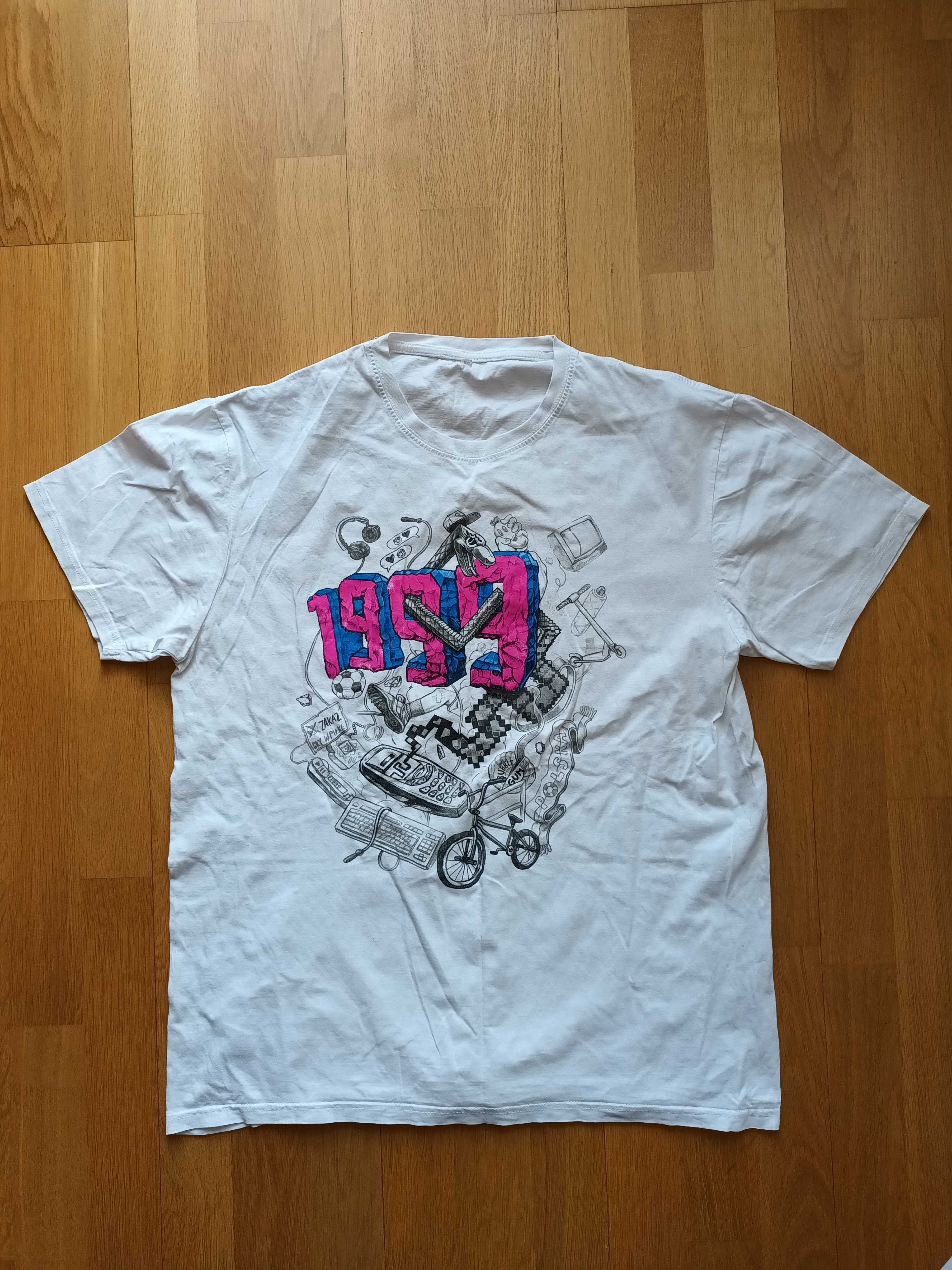 Koszulka biała 1999 r. XL w opakowaniu prezentowym