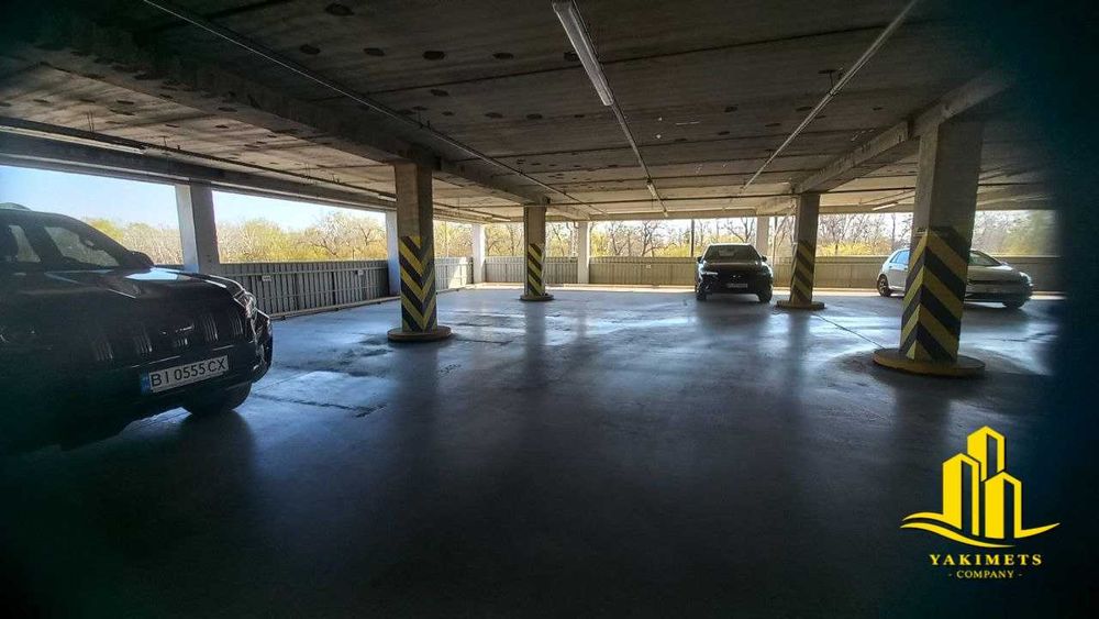 Продаж паркомісця проспект Миру, 28