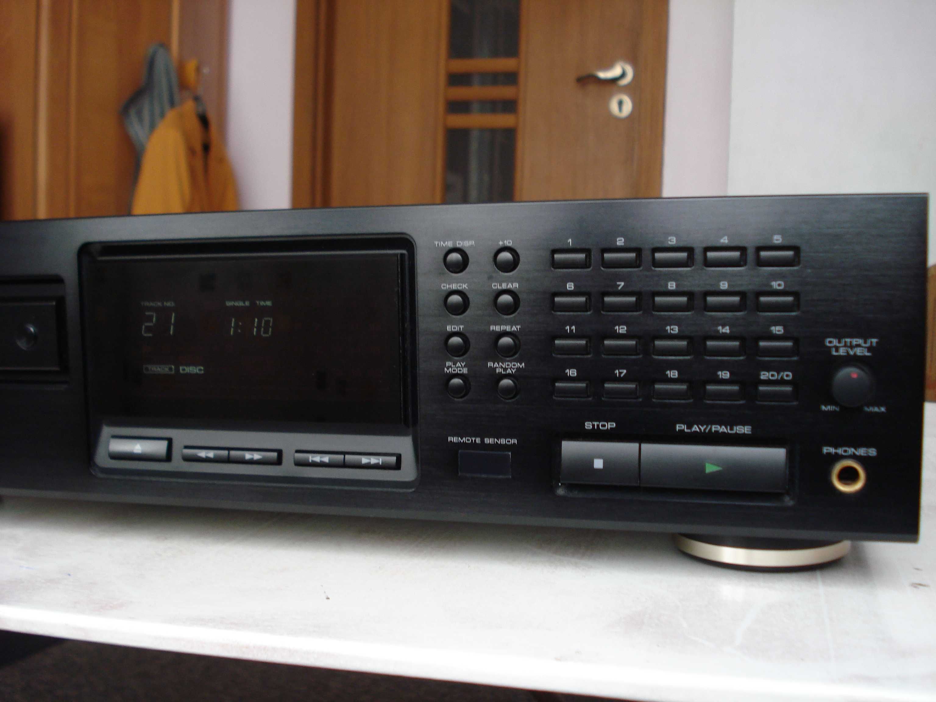 CD-програвач "Kenwood" DP-6020