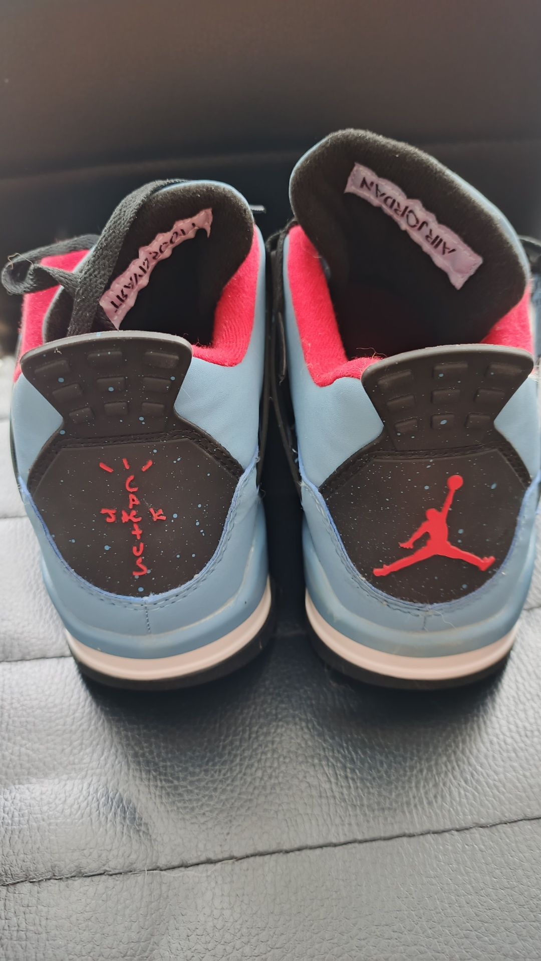 NikeJordan 4 Retro