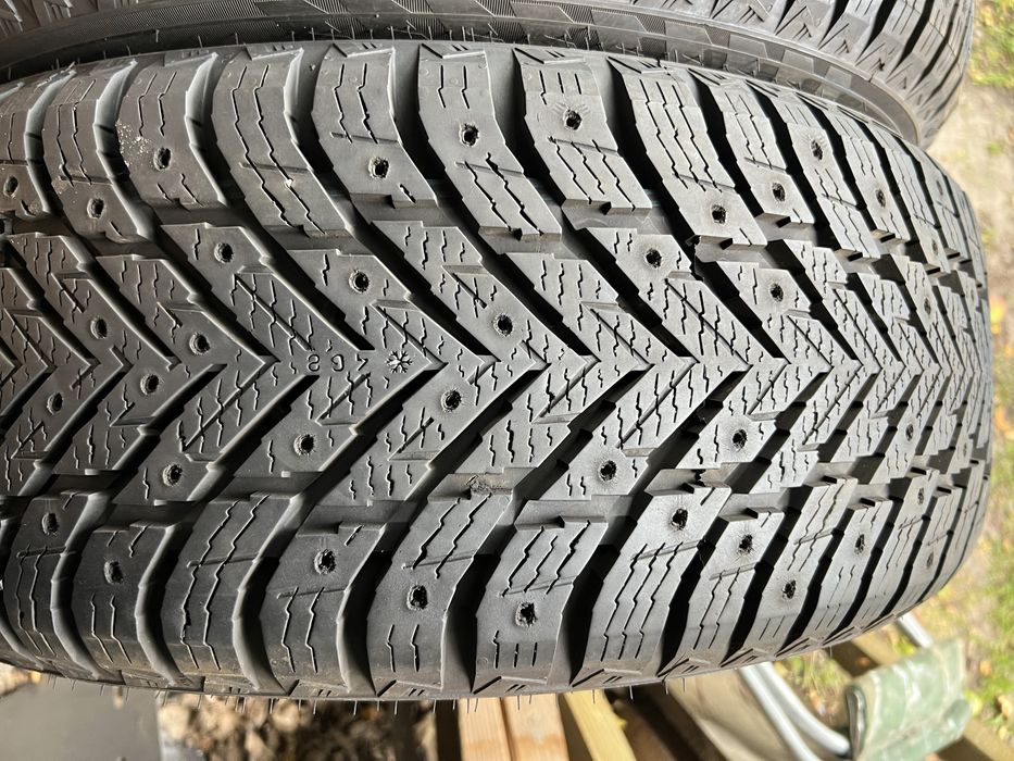 Резина зимова 235 55 r18 nokian