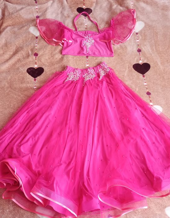 Костюм - східні танці.