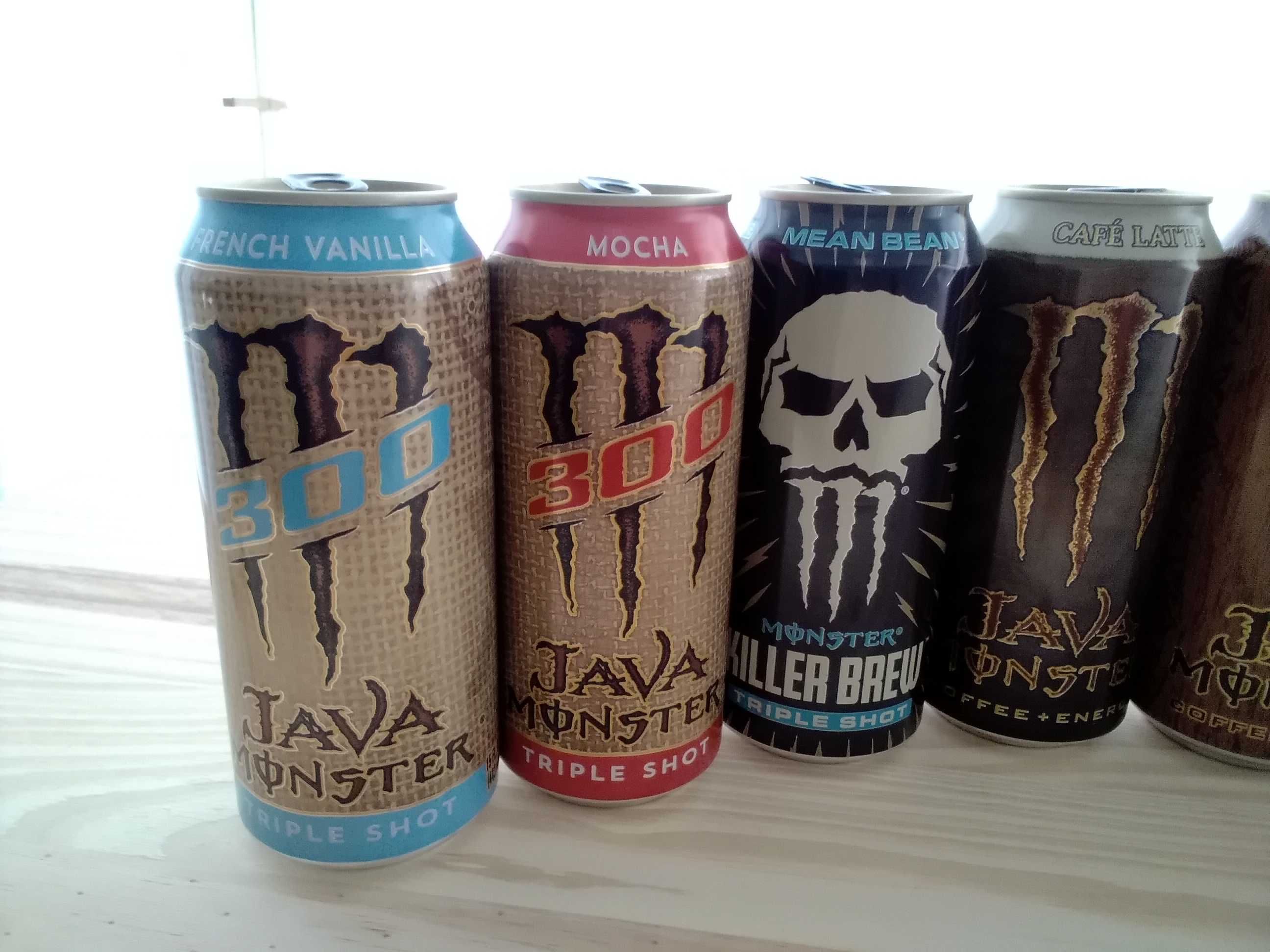Lote 11 Latas MONSTER: 7 dos EUA e 4 da UE - Todas por 10 Euros