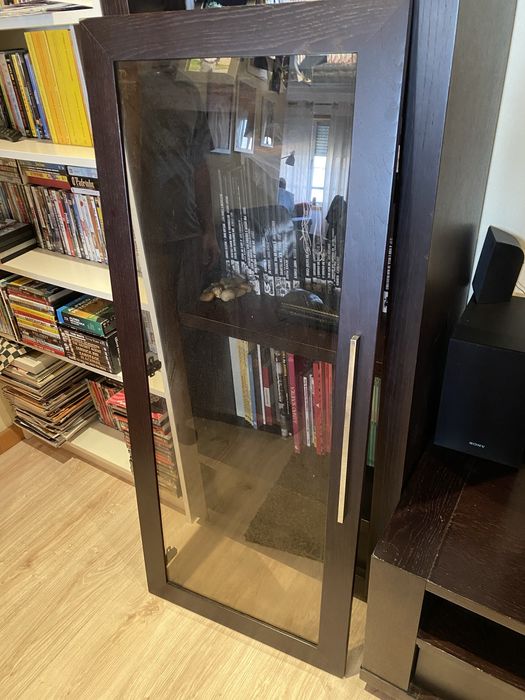 Estante modular e móvel para televisão