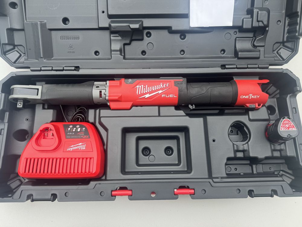 MILWAUKEE M12 ONEFTR12-201C - Cyfrowy klucz dynamometryczny
