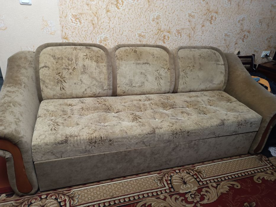 Диван розкладний в гарному стані