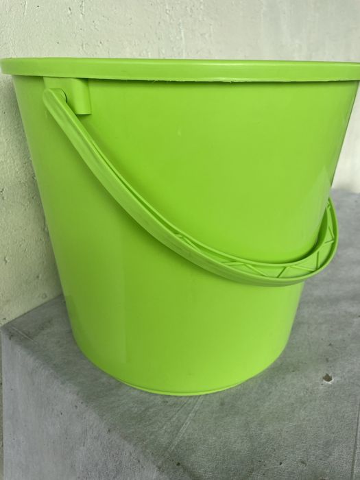 Ведро Алеана майже нове