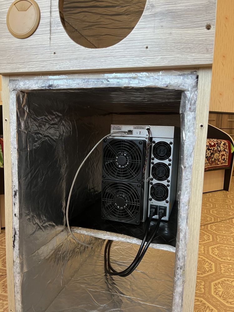 Bitmain Antminer L7  9050 Mh/s