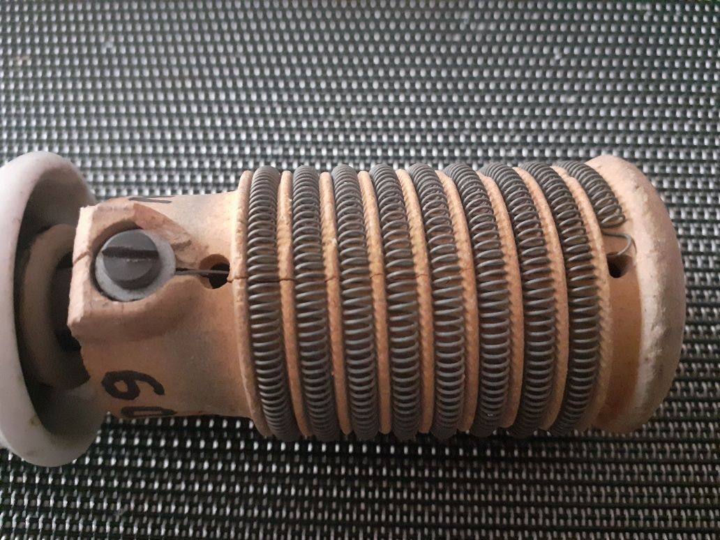 Grzejnik grzałka elektryczna żarówkowa 600W