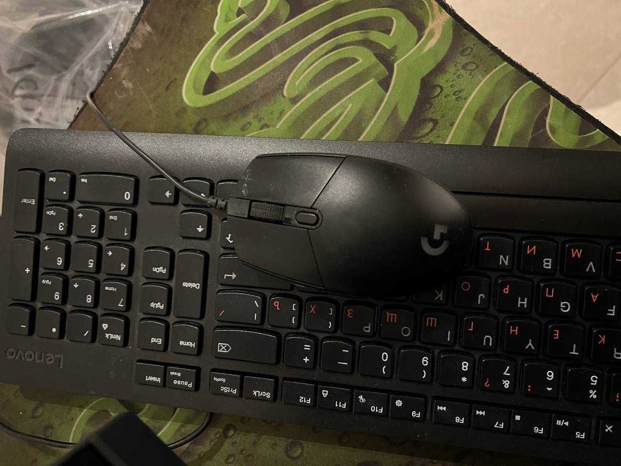 Lenovo IdeaCentre 3 27IMB05 z oryginalną myszką i klawiaturą