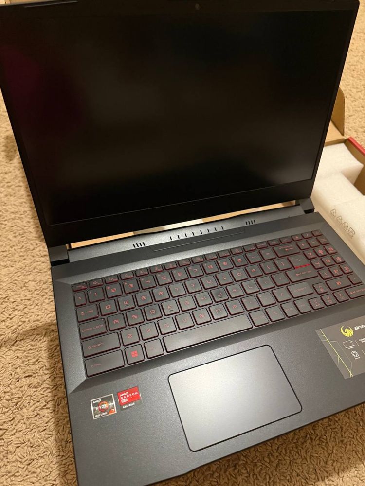 Ноутбук MSI Bravo 15 B5DD-244 (BRAVO15244)