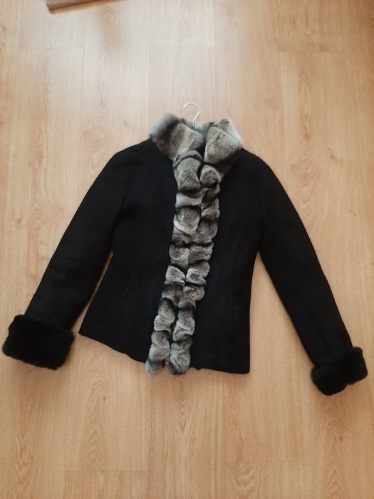 Дубленка натуральна коротка,пальто біле стьобане.