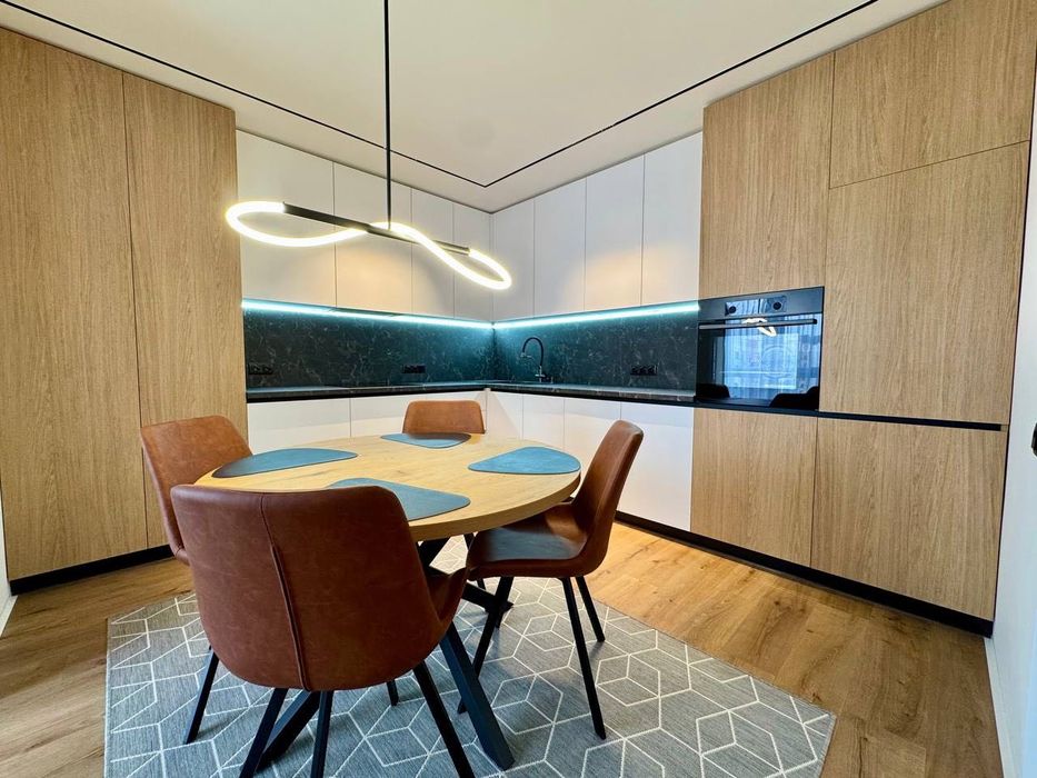 Стильна 2к квартира з якісним ремонтом у найбажанішому районі міста