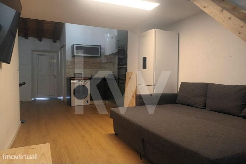 Oportunidade para Investidores: Estúdio renovado mais T0 em Corvos - M