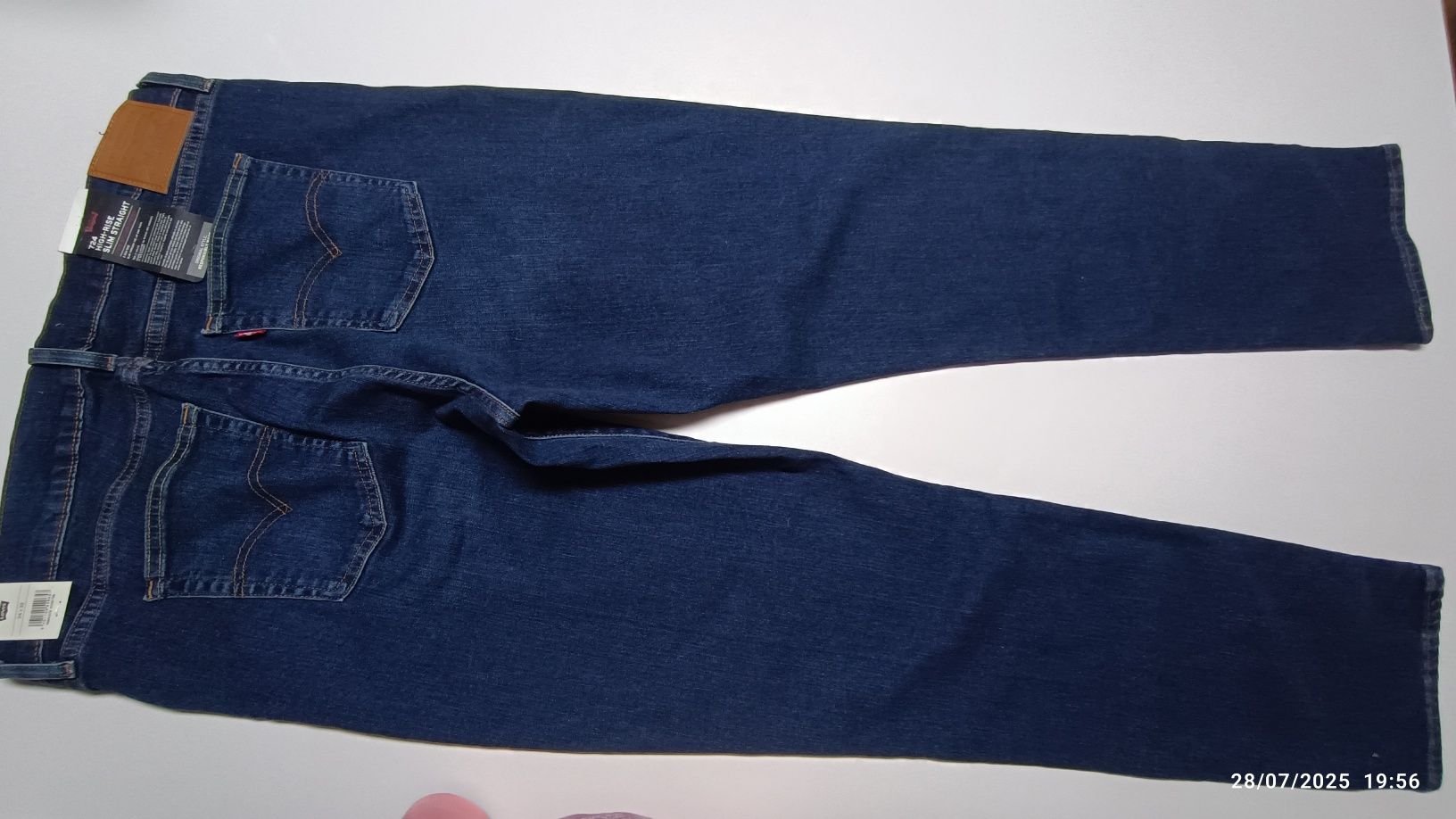 Levi's 724 W33L32 com etiqueta