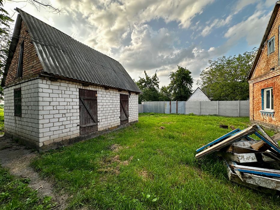 Окремий цегляний будинок / Гребінки/ держ.програми розглядаємо