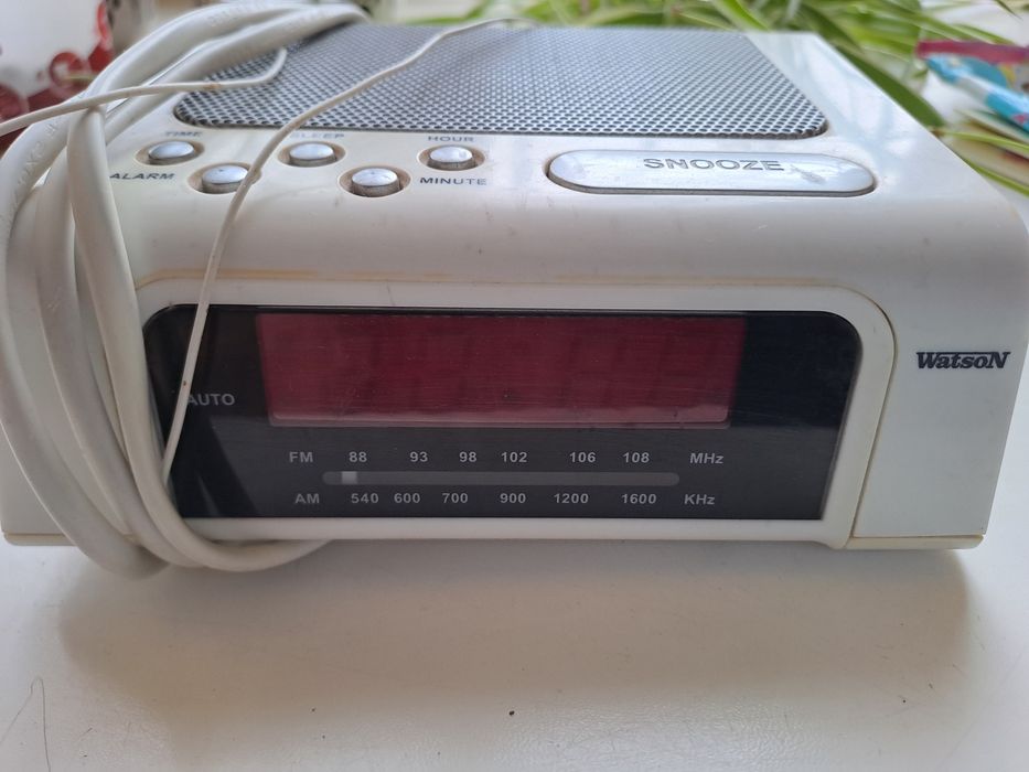 Радиочасы светящиеся