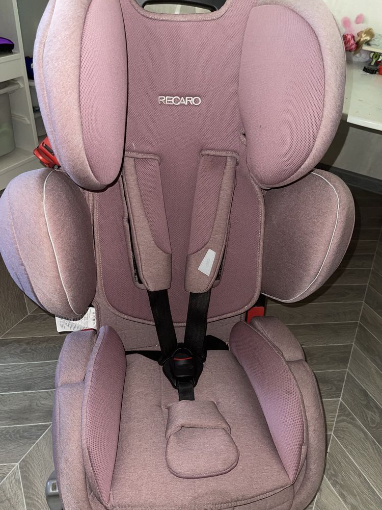 Автокрісло RECARO