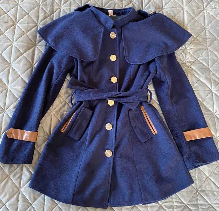 Плащ жіночий куртка