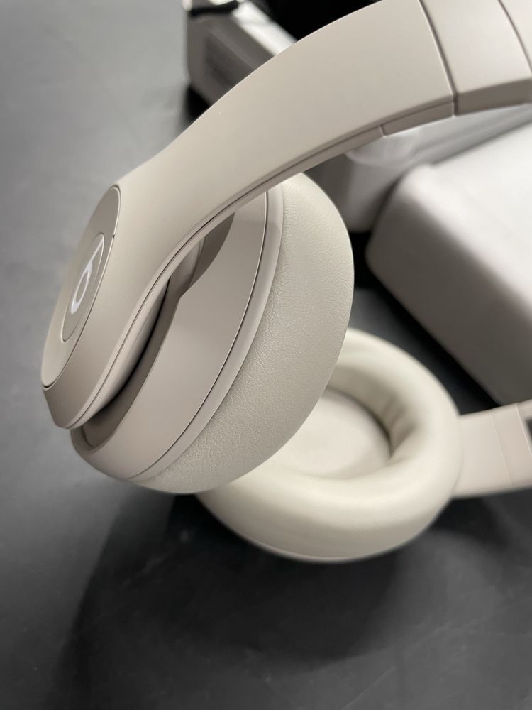 Beats Studio Pro Sandstone