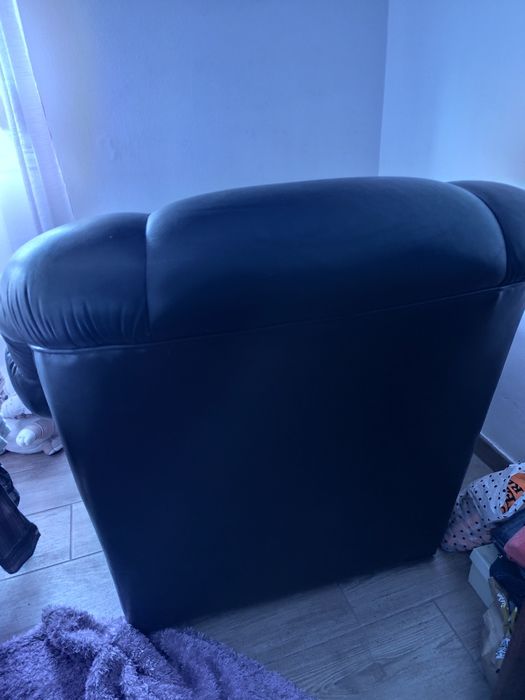 Sofá de pele preto