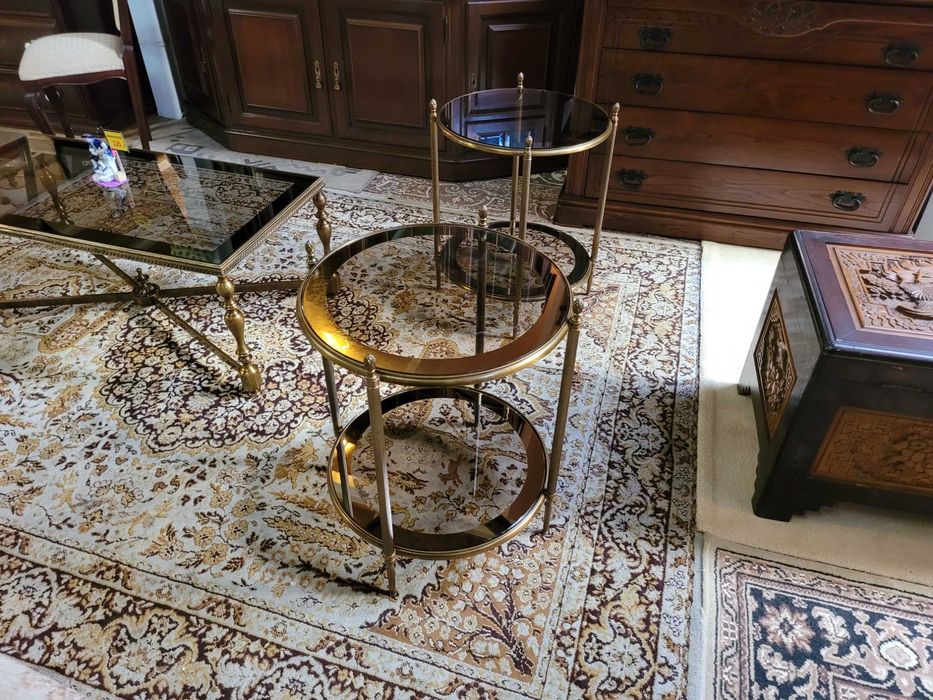 Mesas redondas em latão com dois tampos em vidro - óptimo estado