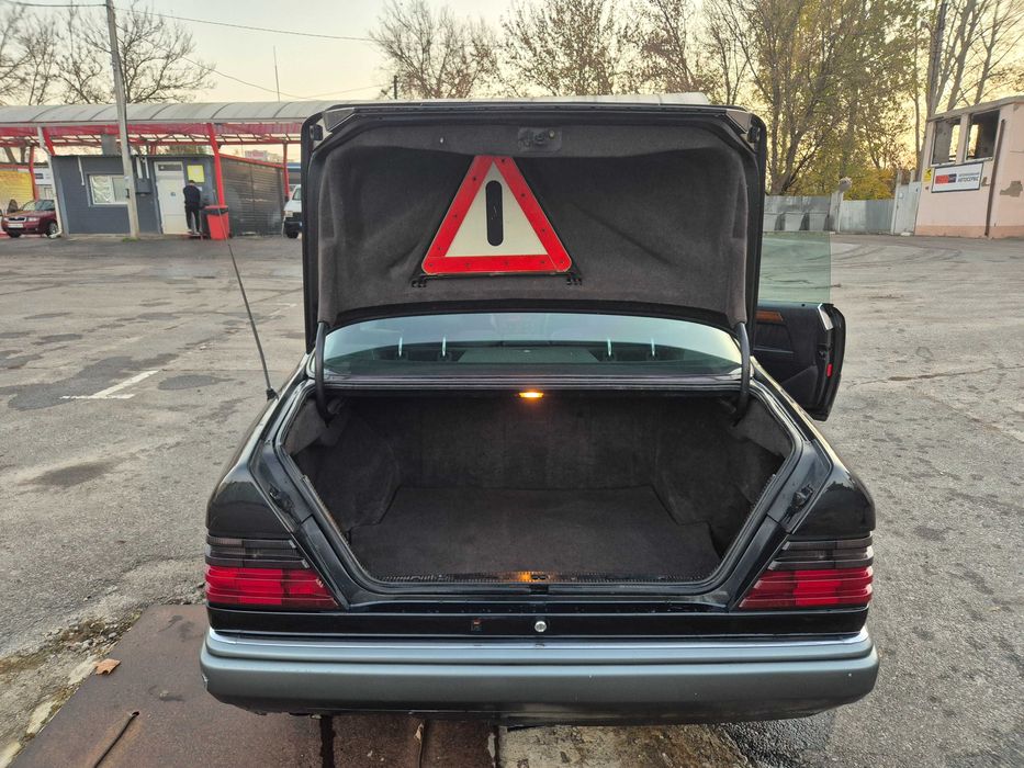 Mercedes 124 Купе в гарному стані